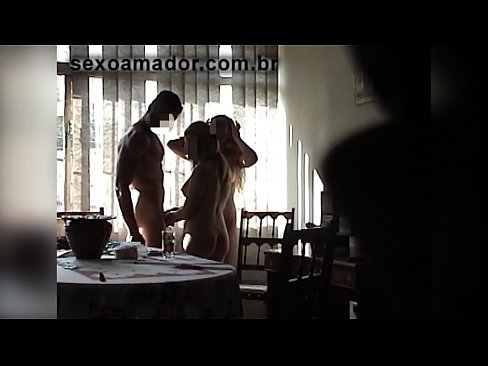 ❤️ Tugann cairde gnéis cuireadh d'fhear ollmhór agus do thriúr in éineacht leis ️❌ Físeán anal ag ga.com-porn-zog.ru ❌️
